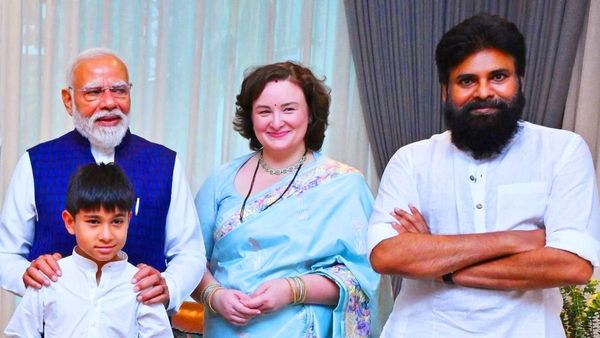 పవన్ ను ఇక... మోదీకి అన్నా లెజినోవా ప్రామిస్..!!