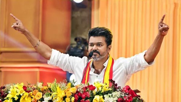విజయ్ 10th మార్కుల షీట్ ట్రెండింగ్.. సీఎం అవ్వడంలో తప్పు లేదంటూ..!