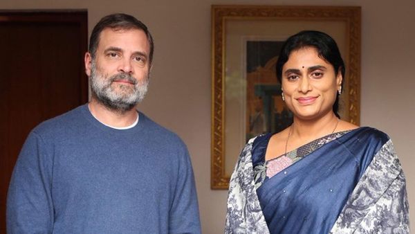 రాహుల్ తో షర్మిల భేటీ, రాజ్యసభ సీటు పై కీలక నిర్ణయం..!!
