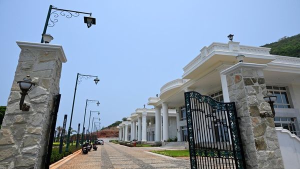 ఎట్టకేలకు రుషికొండ భవనాల వినియోగం పై నిర్ణయం..!!