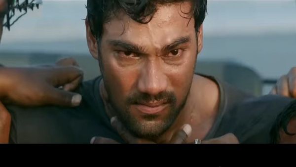 బెల్లంకొండ సునామీ.. 100 కోట్ల వ్యూస్ తో చరిత్ర సృష్టించాడుగా..!