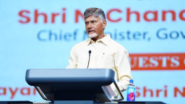 సింగపూర్‌కు సీఎం చంద్రబాబు, కీలక నిర్ణయాలు..!!