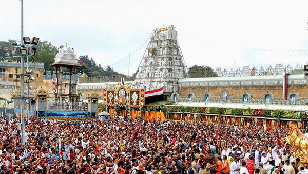 టీటీడీ ఉద్యోగుల సెలవులు రద్దు: అలిపిరి టోల్ ప్లాజా వద్ద..!!