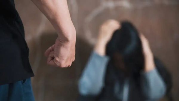 నాలుగు గోడల మధ్య నరకం ఇంకెన్నాళ్ళు!