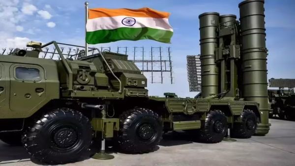 భారత్ కు చేరుకున్న S- 400 రక్షణ వ్యవస్థ.. చైనా, పాకిస్థాన్ అలర్ట్..!