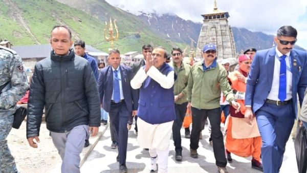 పెద్ద మనసు చాటుకున్న ముకేష్ అంబానీ.. బద్రీనాథ్ ఆలయానికి రూ.10 కోట్ల విరాళం !!