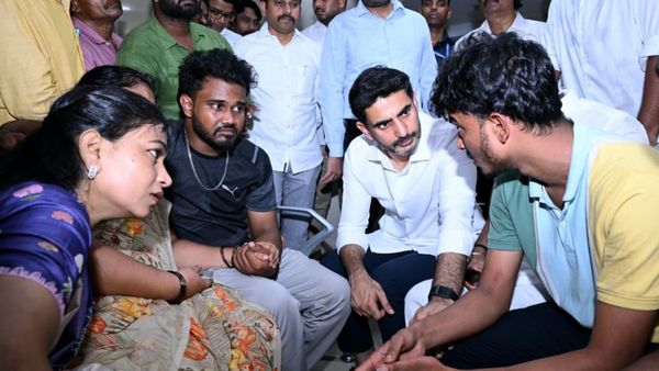జీవితాంతం అండగా ఉంటాం.. ధైర్యం చెప్పిన లోకేష్