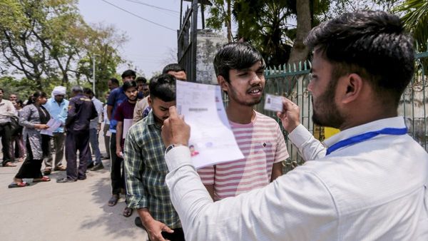 NEET UG Re-Exam: అడ్మిట్ కార్డులు, వాట్సాప్ అప్‌డేట్లు.. NTA కీలక గైడ్ లైన్స్!