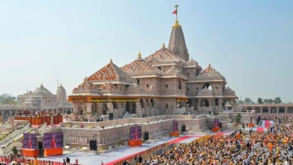 అయోధ్య రామమందిరంలో ఇంటిదొంగలు: కానుకలు కడుపారా మెక్కేశారు.. !!