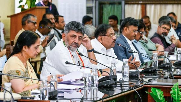కర్ణాటక కేబినెట్ లో లుకలుకలు: రెడ్డిగారి అసంతృప్తి