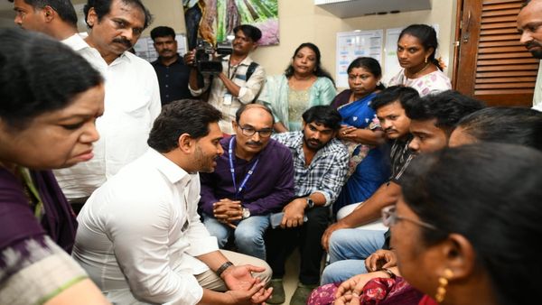 బాధితులకు ప్రభుత్వం రూ కోటి పరిహారం ఇవ్వకుంటే.. జగన్ అల్టిమేటం..!!