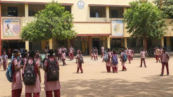 ఇకపై స్కూళ్లలో అవి బ్యాన్: సీఎం విజయ్ కీలక ఆదేశాలు