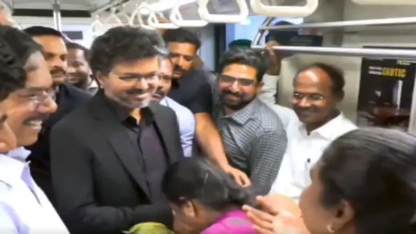 చెన్నై మెట్రోలో సీఎం విజయ్.. టిక్కెట్టు కొని ప్రయాణం.. వీడియో వైరల్
