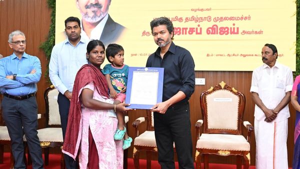 కరూర్ బాధితులకు అండగా సీఎం విజయ్.. మాట నిలబెట్టుకొని ఉద్యోగాలు !!