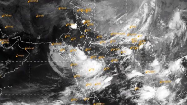 తుఫాను కాకపోయినా డేంజర్ బెల్స్.. వాతావరణ శాఖ అత్యవసర హెచ్చరిక!
