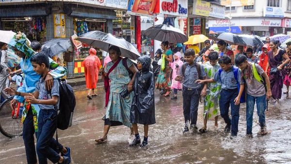 ఆ జిల్లాల్లో స్కూళ్లు, కాలేజీలకు వరుస సెలవులు - తాజా ఆదేశాలు..!!