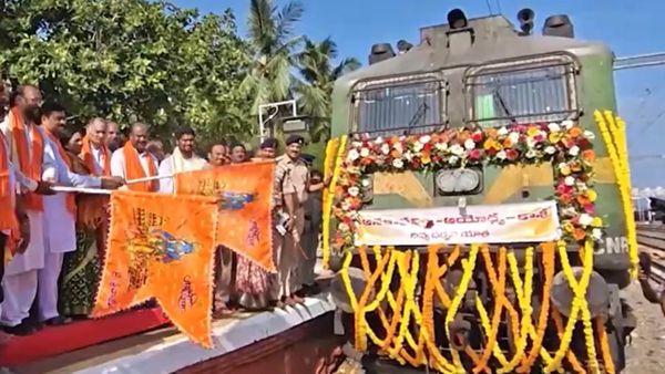ఏపీ నుంచి ఉచిత కాశీ- అయోధ్య దివ్య దర్శన స్పెషల్ ఎక్స్ ప్రెస్: జెండా ఊపిన ఎంపీ