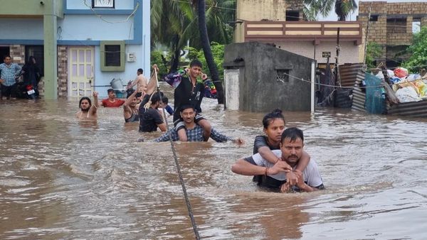 viral video: వరద ఉగ్రరూపం దాల్చింది.. 200 ఏళ్ల రికార్డు బద్దలు