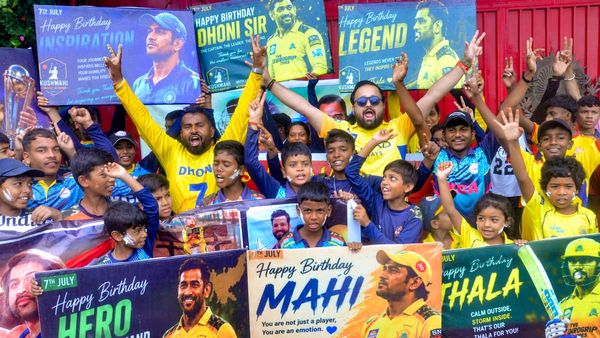 హ్యాపీ బర్త్ డే తలా - BCCI స్పెషల్ విషెస్, FIFA అరుదైన గౌరవం..!!