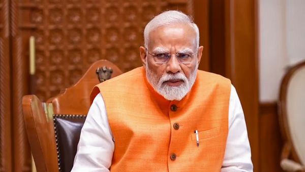 పశ్చిమాసియా సంక్షోభంపై ప్రధాని మోదీ అత్యవసర భేటీ.. సంచలన ఆదేశాలు