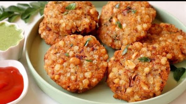 వర్షం పడుతుంటే క్రిస్పీగా, సూపర్ టేస్టీగా సగ్గుబియ్యం వడలు.. ఇలా చేసి రుచి చూడండి 