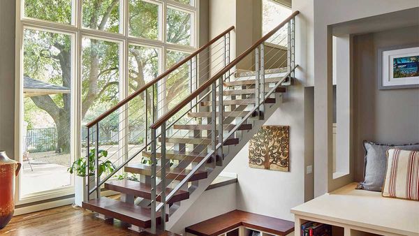 vastu tips: ఇంటి మెట్లకు కిటికీలు ఉంటే ఇబ్బందులా?