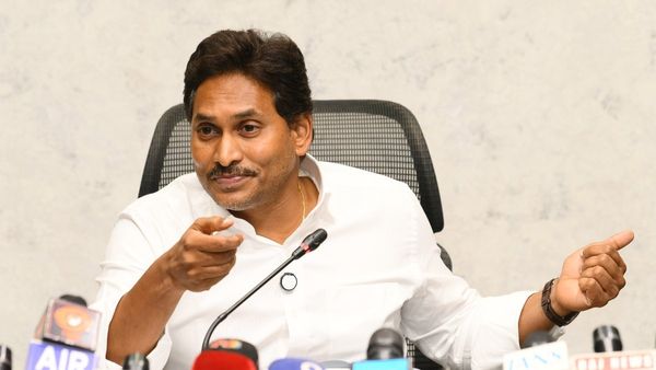 వంగవీటి రంగా జయంతి వేళ.. జగన్ ఆసక్తికర ట్వీట్: పాత జ్ఞాపకాలు