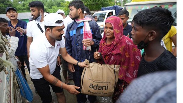 వరదల్లో చిక్కుకున్న అస్సాంకు అదానీ గ్రూప్ మానవతా చేయూత..!!