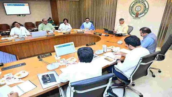 స్థానిక ఎన్నికలపై సంచలన నిర్ణయం, కీలక మార్పులు - బీసీ రిజర్వేషన్లు ఇలా..!!