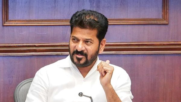 తెలంగాణలో రెండు రోజుల్లో ఆ భూముల సమస్య పరిష్కారం: రేవంత్ స్ట్రిక్ట్ ఆదేశాలు