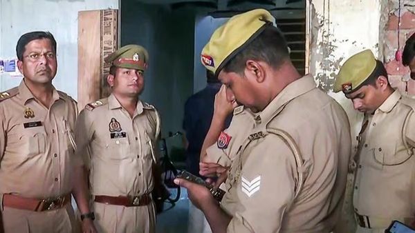 కుమార్తెపై అత్యాచారం చేసి.. రెండుసార్లు గర్భవతిని చేసిన తండ్రి