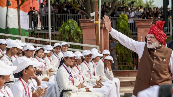 మోదీ వరాలు! దేశమంతటా ఫ్రీ ఆన్‌లైన్ కోచింగ్, కోటి మందికి ఏఐ..