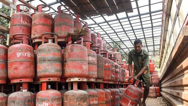 గ్యాస్ వినియోగదారులకు ఫైనల్ అలెర్ట్.. రేపటిలోగా ఈకేవైసీ పూర్తి చెయ్యండి!