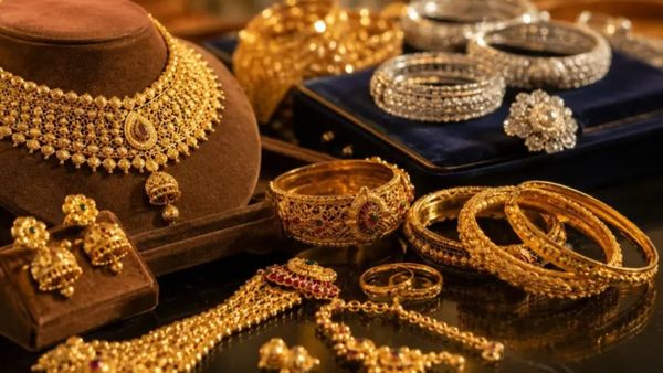 బంగారం ధరల్లో ఊపశమనం: ఆభరణాల కొనుగోళ్లపై