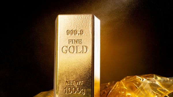 Gold డెడ్లీ వార్నింగ్! ఏడేళ్ల గరిష్టానికి బంగారం, తులం లక్షన్నర దాటేస్తుందా?