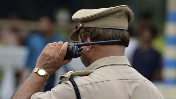 16 ఏళ్ల మనవరాలిపై తాత అఘాయిత్యం.. గర్భం దాల్చిన బాలిక..!