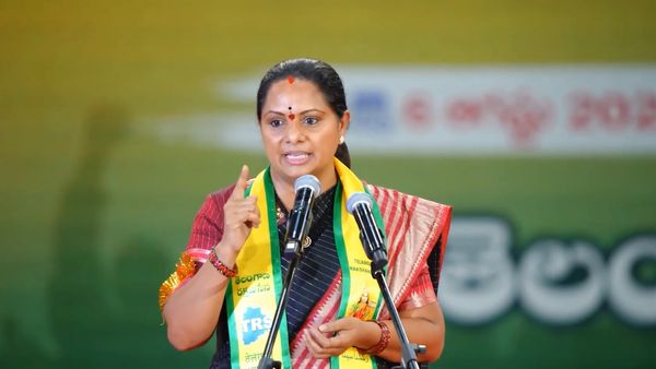 బీసీలకు 50% రిజర్వేషన్లు ఇవ్వాల్సిందే: అగ్రవర్ణాలకు కల్వకుంట్ల కవిత విజ్ఞప్తి!