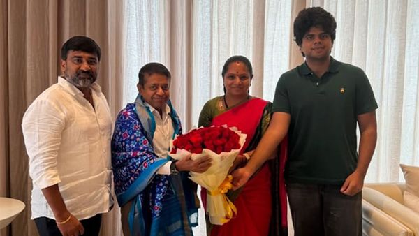 కవితతో CM విజయ్ ఆస్ట్రాలజర్ భేటీ - మారుతున్న లెక్కలు..!!