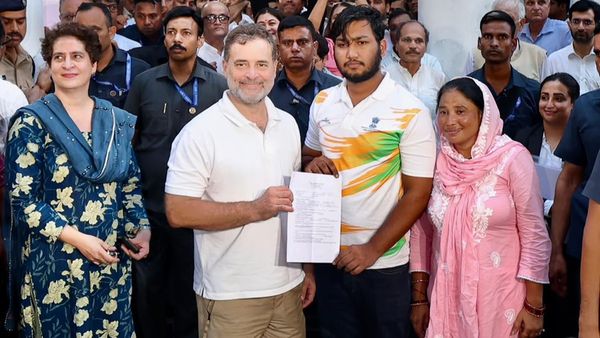 Rahul Gandhi: రాహుల్ దెబ్బకు దిగొచ్చిన కేంద్రం..! ఎట్టకేలకు అడిగింది ఇచ్చి..!