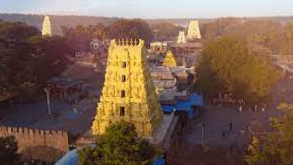 శ్రీశైలంలో భక్తుల రద్దీ - దర్శనాల పై కీలక నిర్ణయాలు..!!