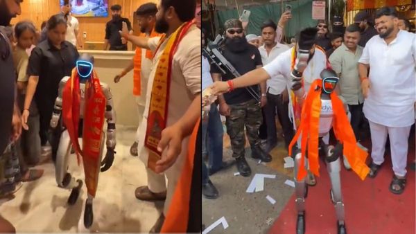 Viral Video: దేవుడికి పూజ చేసిన హ్యూమనాయిడ్ రోబో.. నెటిజన్లు ఫిదా!