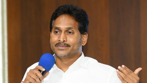 నాటి పట్టు మళ్లీ చిక్కేనా: ఈ నెల 25న జగన్.. !!