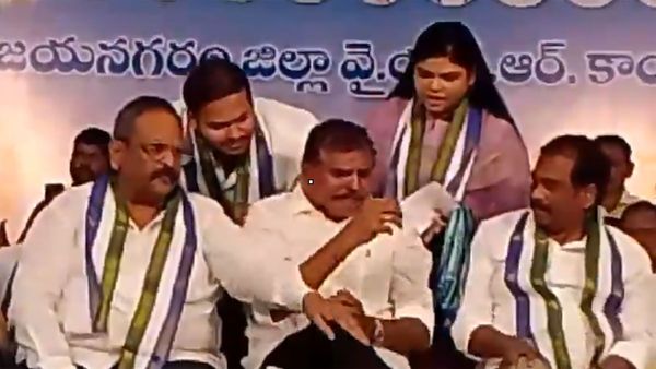 చిన్ని శ్రీను ప్రస్తావన తెస్తే బొత్సా కన్నీటి పర్యంతం.. మరోసారి..!!