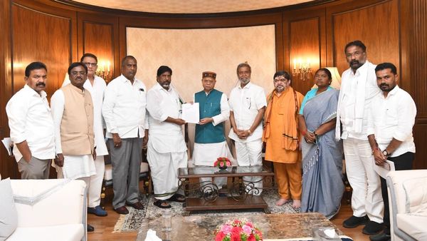 శాసనసభాపతికి అవమానం, దళితులు ర్యాలీచేస్తే పసుపునీళ్ళతో శుద్ధి.. గవర్నర్ కు మంత్రుల విజ్ఞప్తి!