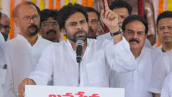 మారుతున్న పవన్ లెక్కలు, కొత్త ఫార్ములా - కీలక భేటీ.. ఫైనల్ డెసిషన్..!!