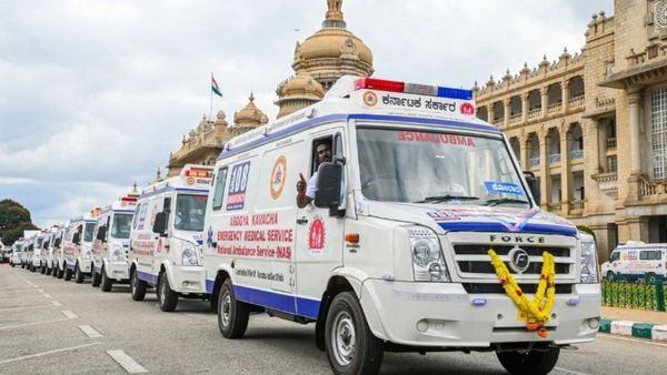 కర్ణాటకలో 108 అంబులెన్సులు బంద్: డీకే శివకుమార్ సర్కార్ కు 15 రోజుల డెడ్ లైన్