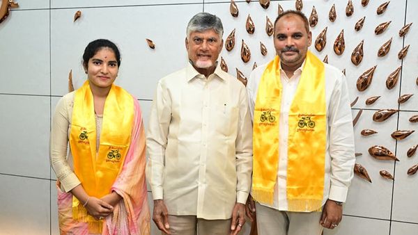 చిన్న శ్రీనుకు పెద్ద షాకులు ? మంత్రిని చేస్తే గవర్నర్ పోస్టుకు పెద్దాయన గుడ్ బై?