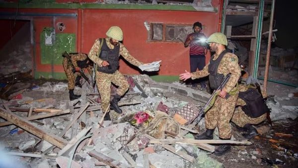 LOC వెంబడి దట్టమైన అడవిలో పాకిస్థాన్ బిగ్ స్కెచ్.. భారత్ కు హై అలర్ట్..!!