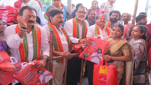 పిఠాపురం ఆడపడుచులకు పవన్ కళ్యాణ్ శ్రావణ మాస కానుక..!!