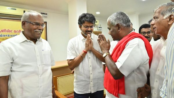 తమిళనాడు ఉపఎన్నికల్లో విజయ్ కు మిత్రపక్షాల షాక్...! కూటమిపైనే పోటీ..!
